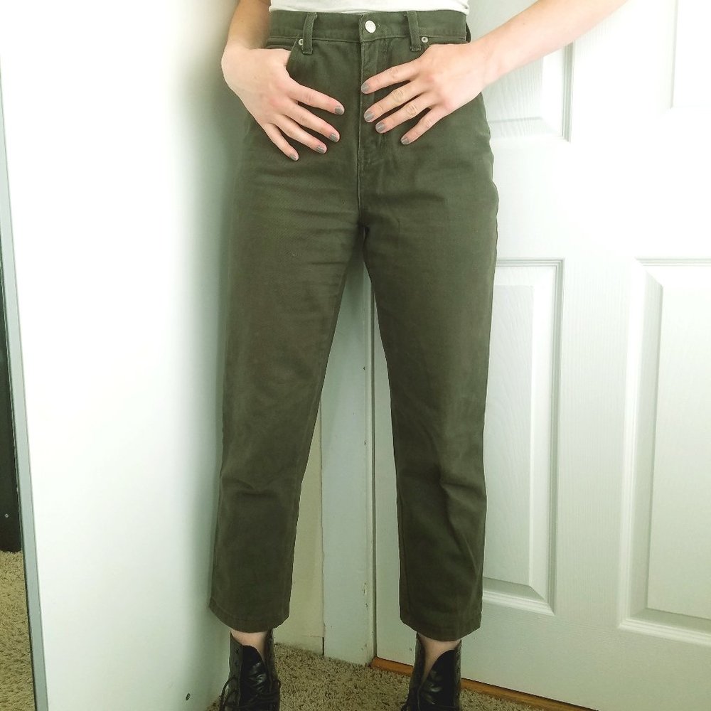 Women's Vintage Mom Jean in Army Green Petite 8
